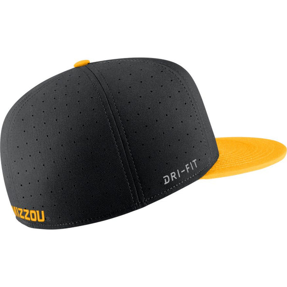 Mizzou Nike® On the Field Replica Baseball Fitted Gold Block M Gold Bill Hat